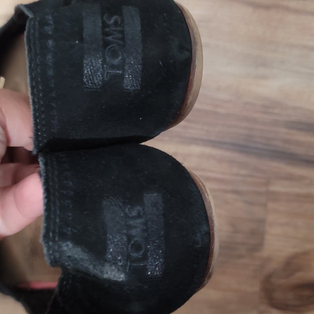 Toms black suede leather flats Sz 7.5 - Picture 2 of 5
